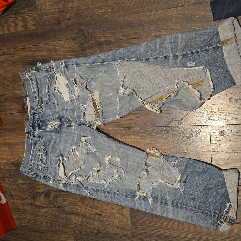 🥰Best pair of pants ever!!🥰 AG EX-BOYFRIEND CROP RIPPED JEANS 31R